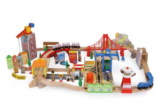 Billede af Togbane, havn og lille by. Small Foot